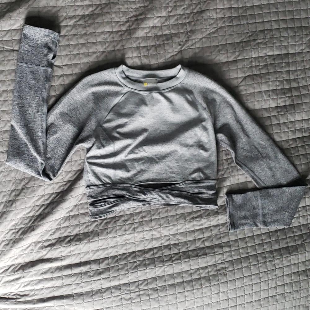 Zella Crop Top with cutouts and thumb holes